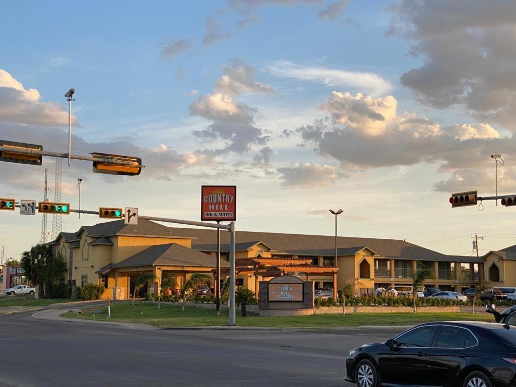Hotel Country Hill & 3*