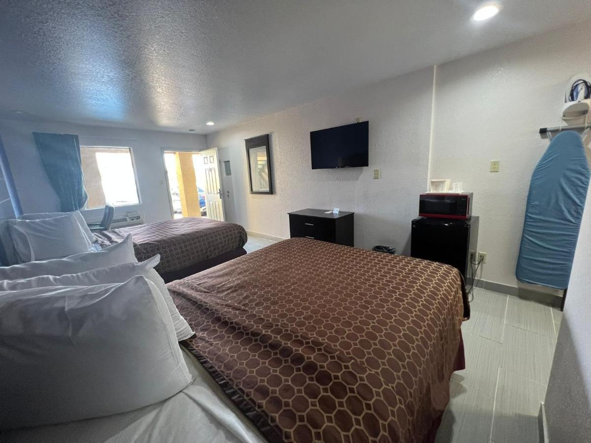Country Hill & Hotel 3*